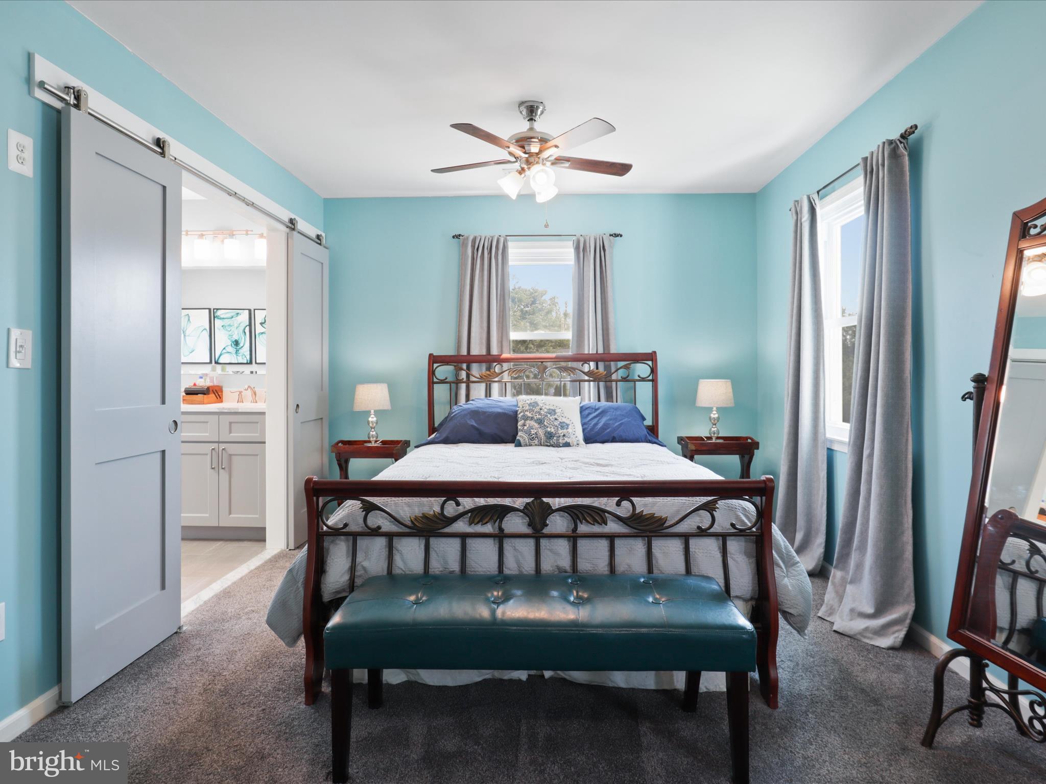 216 CATOCTIN CIRCLE NE