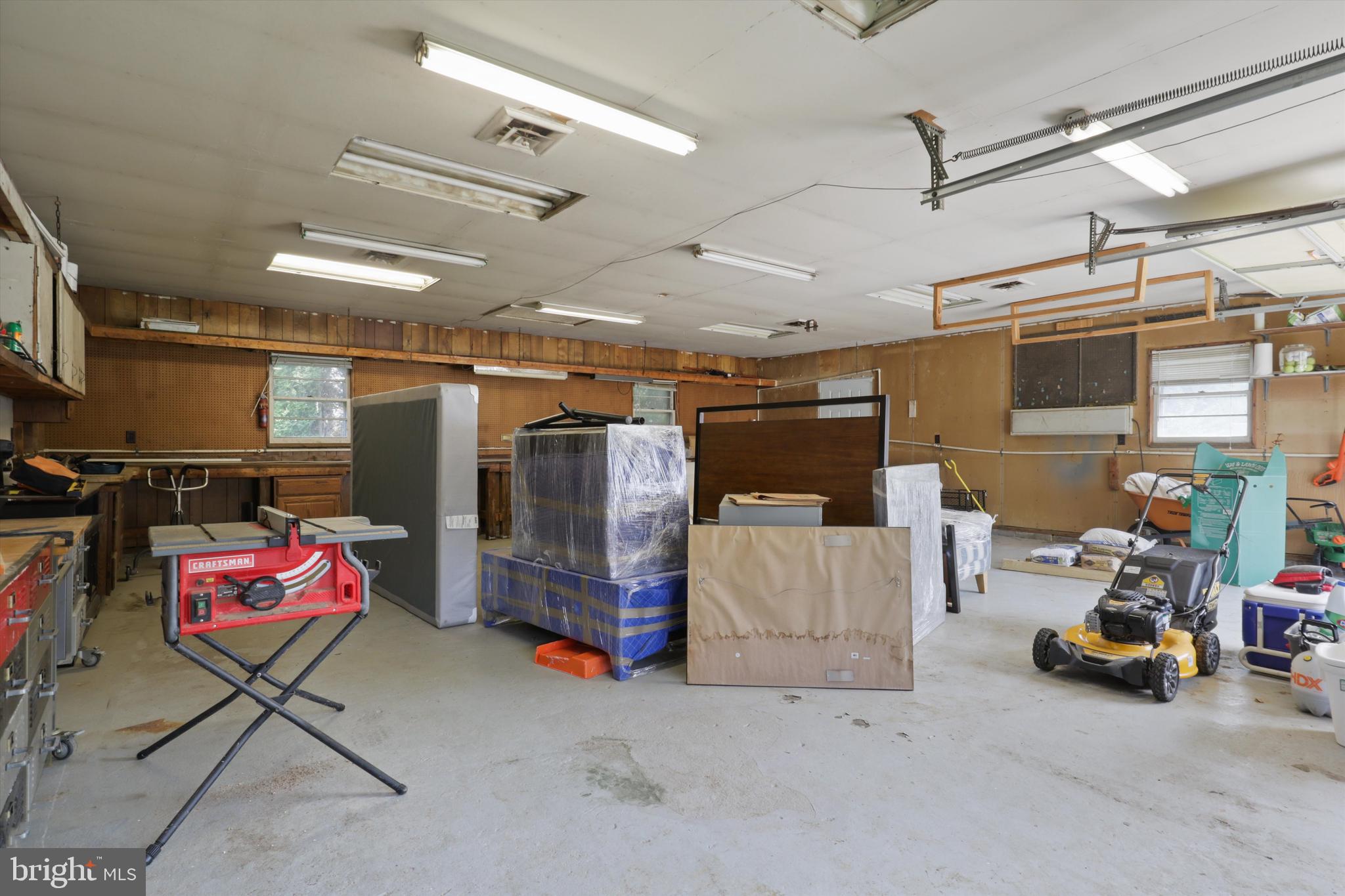 216 CATOCTIN CIRCLE NE