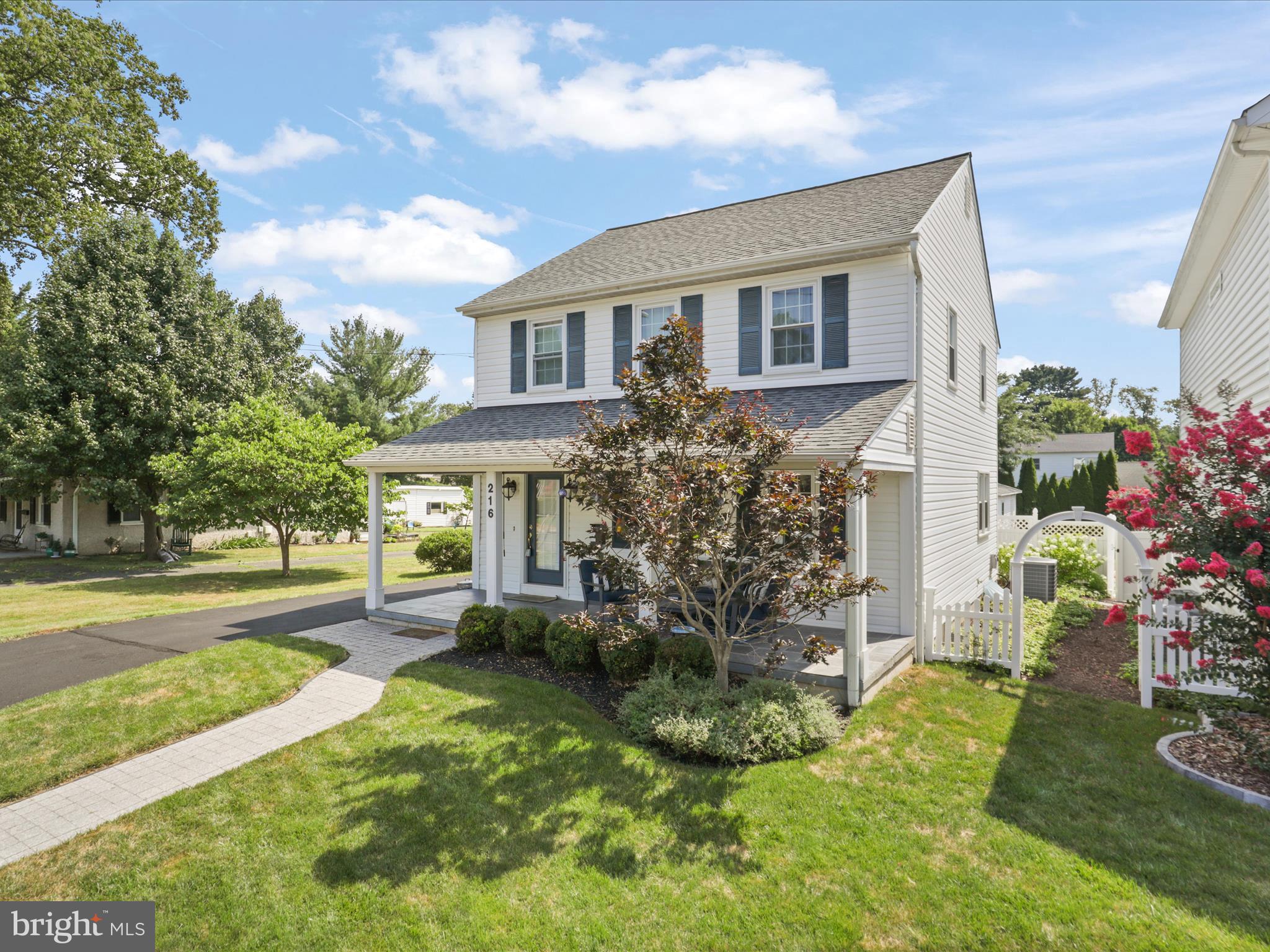 216 CATOCTIN CIRCLE NE