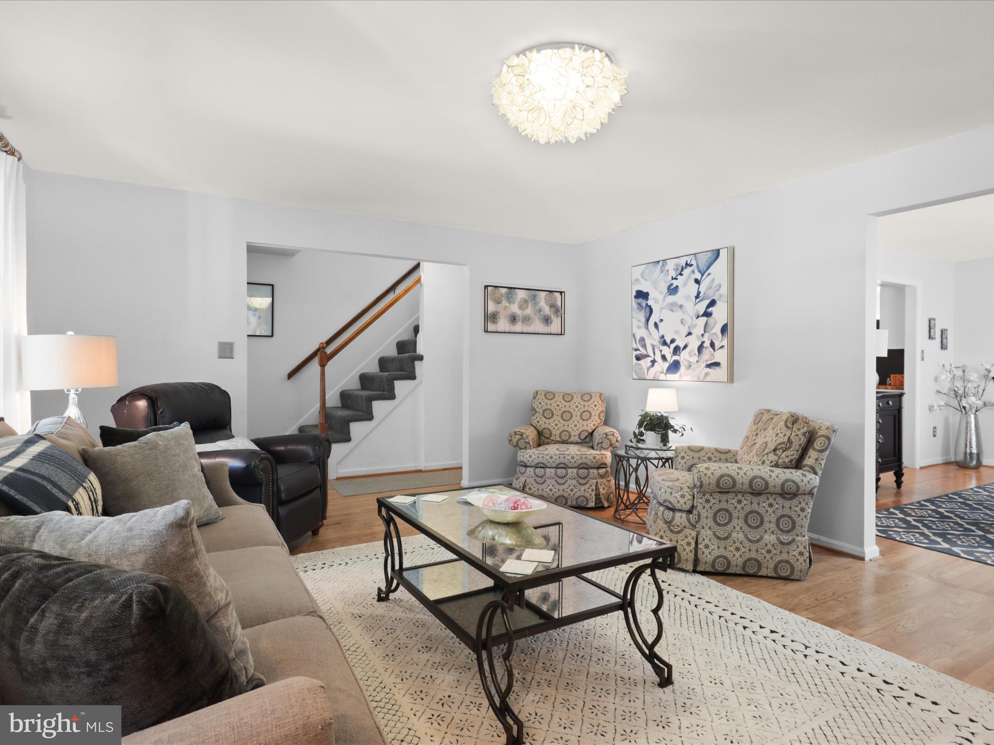 216 CATOCTIN CIRCLE NE