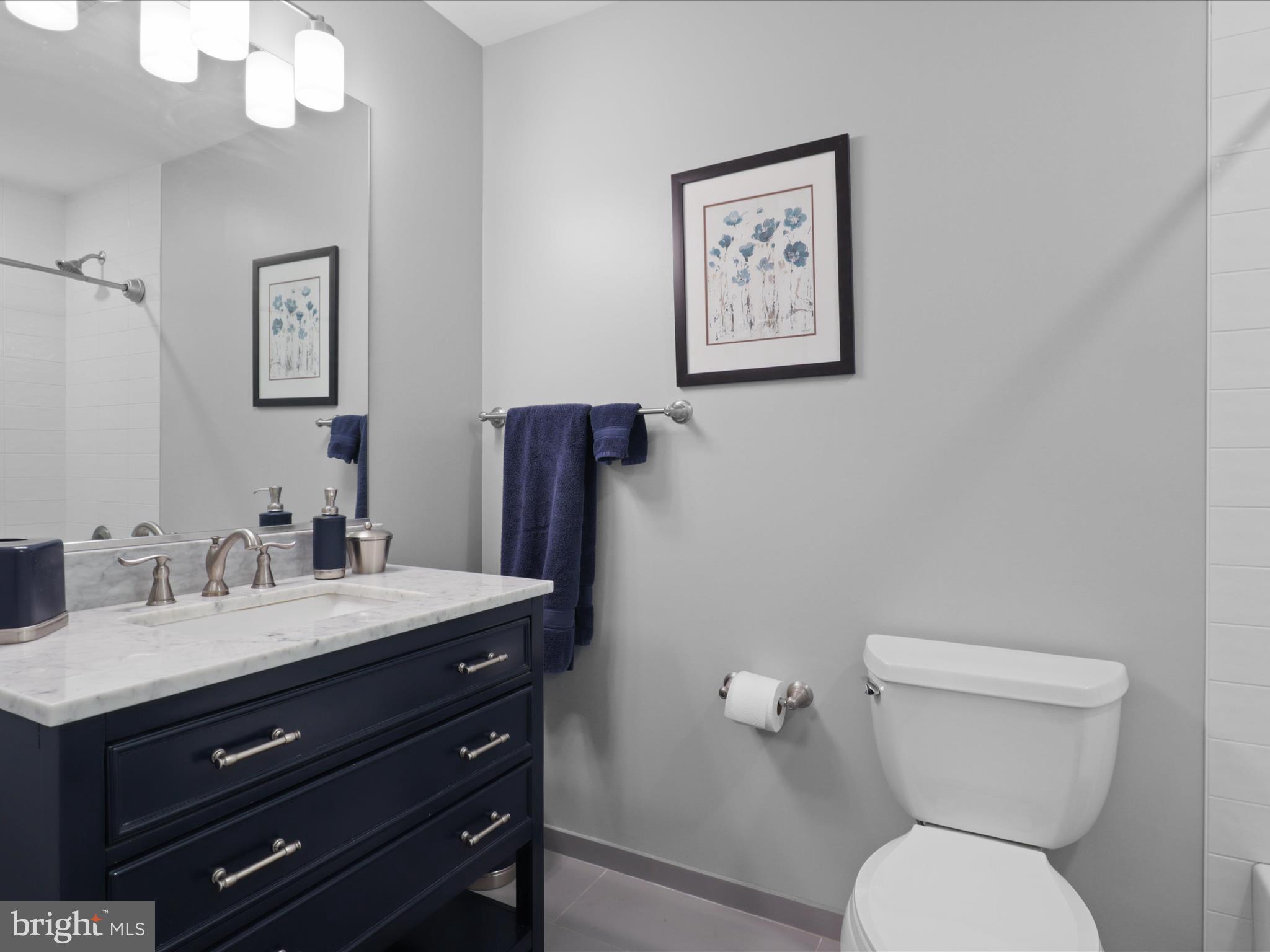 216 CATOCTIN CIRCLE NE