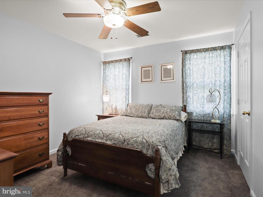 216 CATOCTIN CIRCLE NE