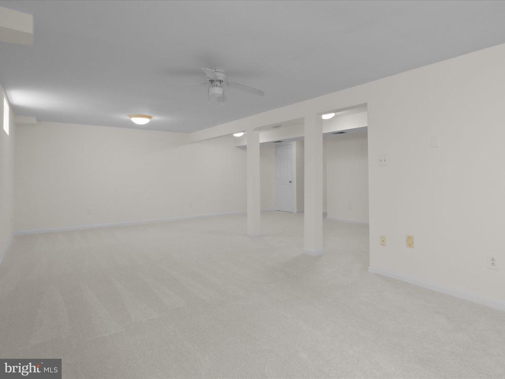 216 CATOCTIN CIRCLE NE