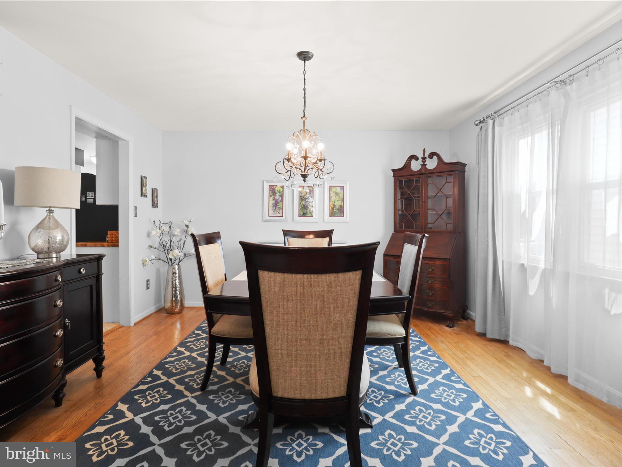 216 CATOCTIN CIRCLE NE