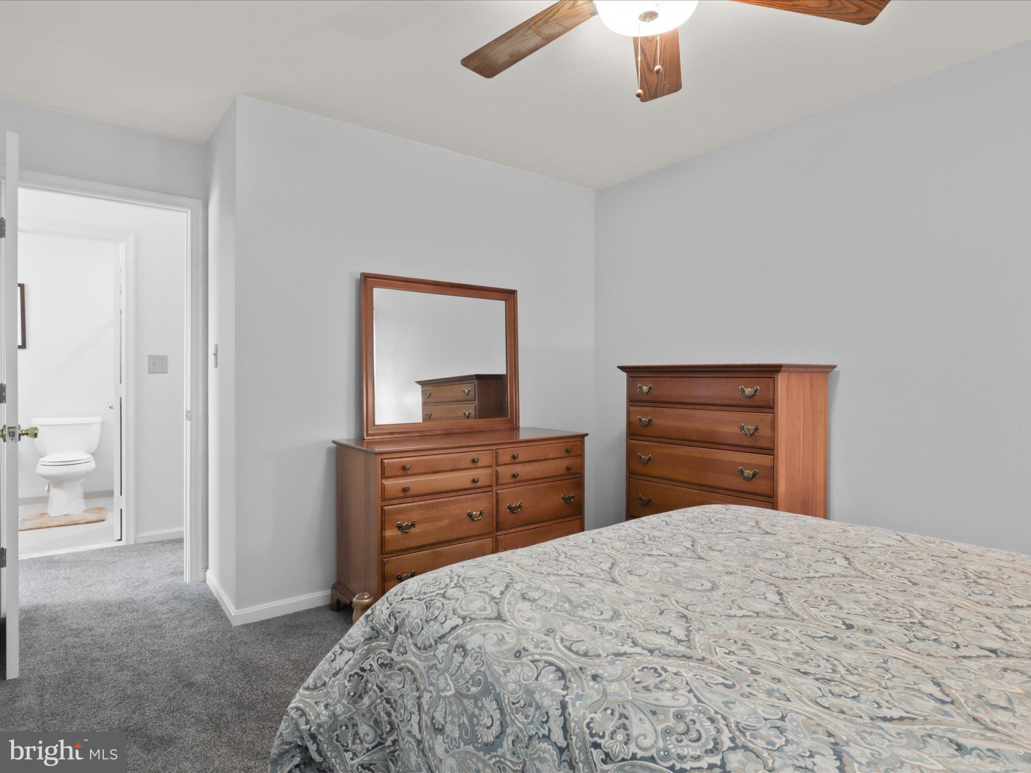 216 CATOCTIN CIRCLE NE