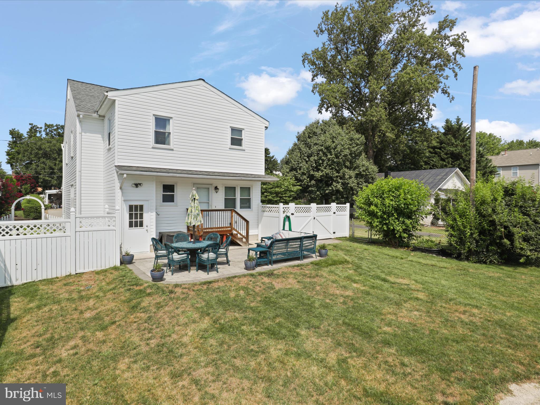 216 CATOCTIN CIRCLE NE