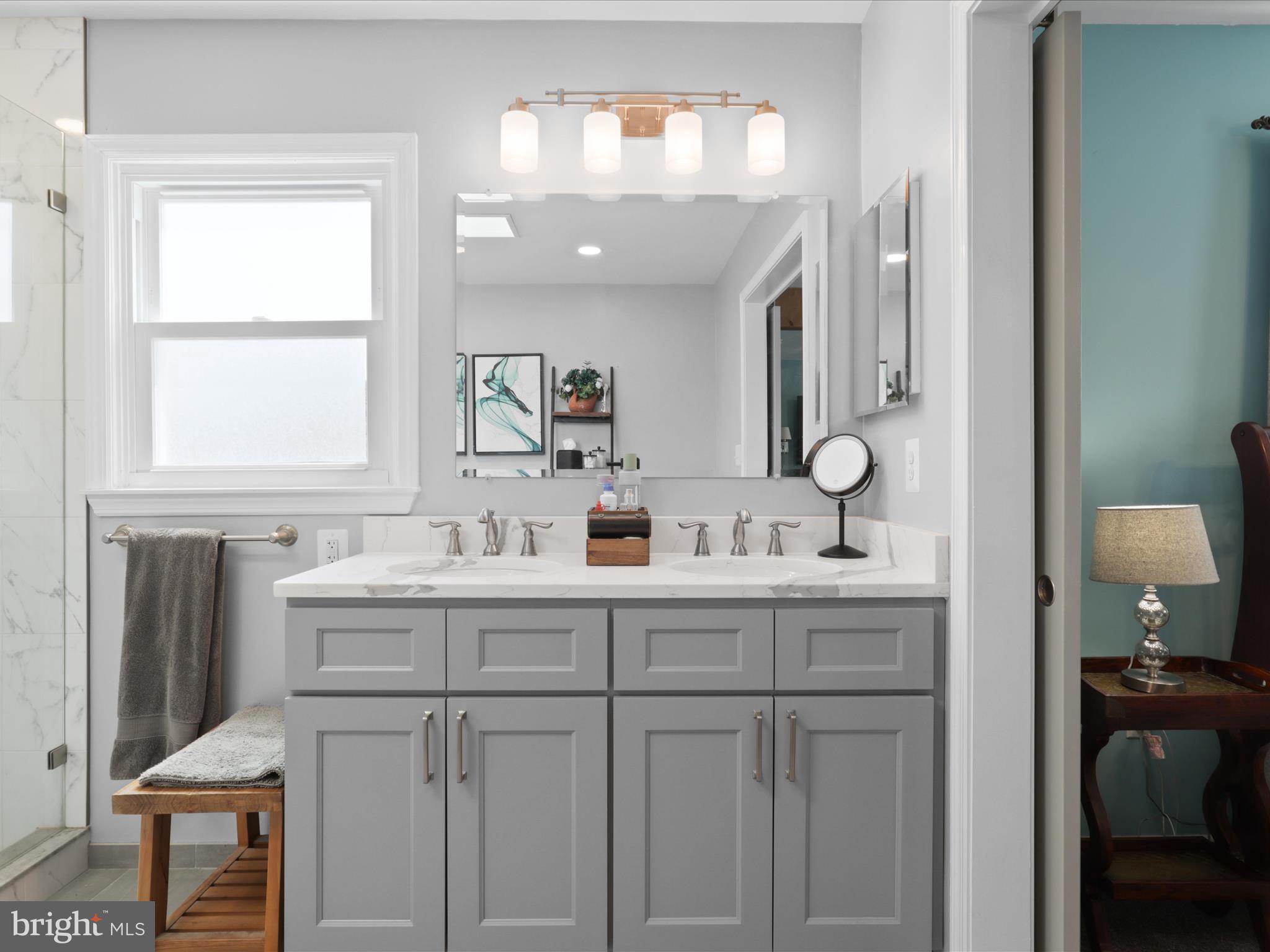 216 CATOCTIN CIRCLE NE