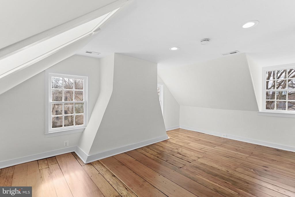 15570 SECOND STREET
