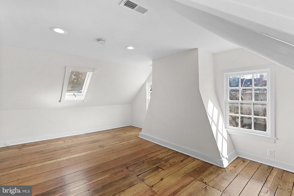 15570 SECOND STREET