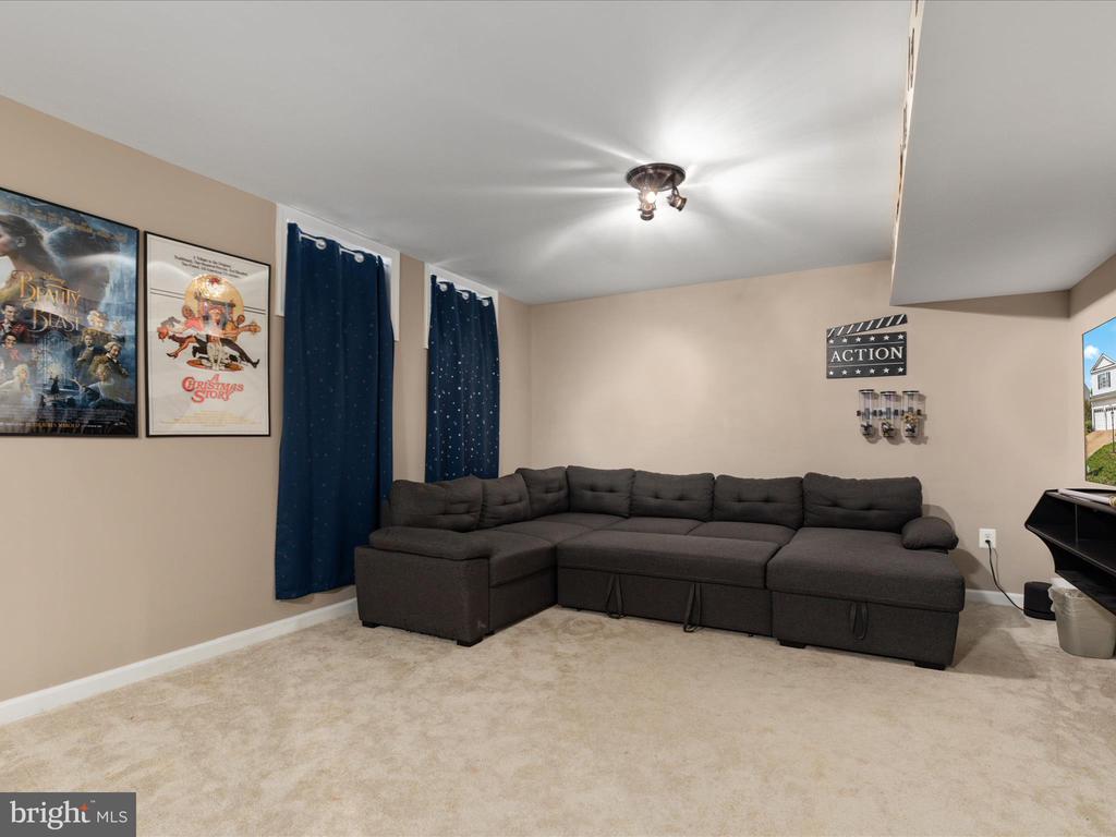 43876 GLENHAZEL DRIVE