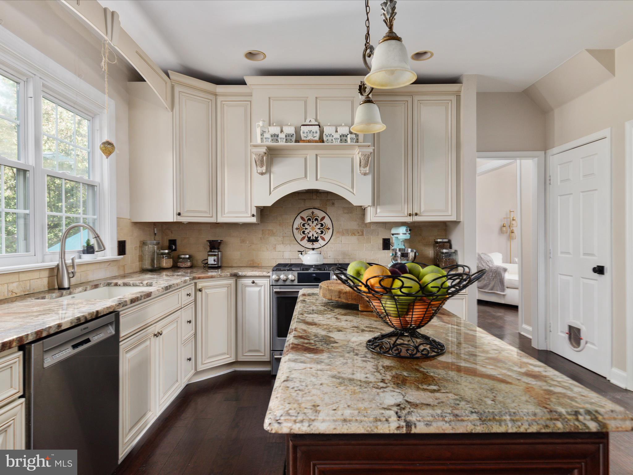 43876 GLENHAZEL DRIVE