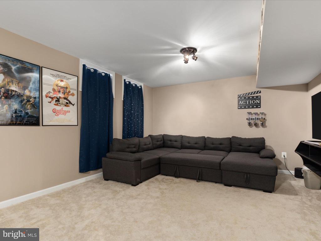 43876 GLENHAZEL DRIVE