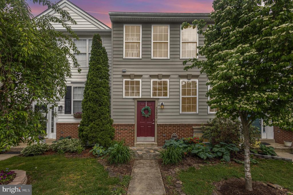 35869 DEVON PARK SQUARE