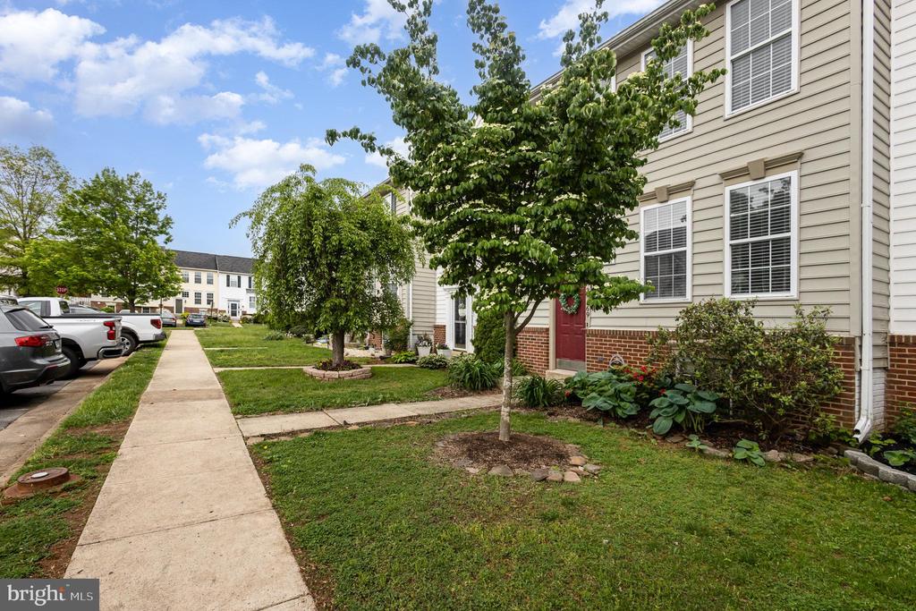 35869 DEVON PARK SQUARE