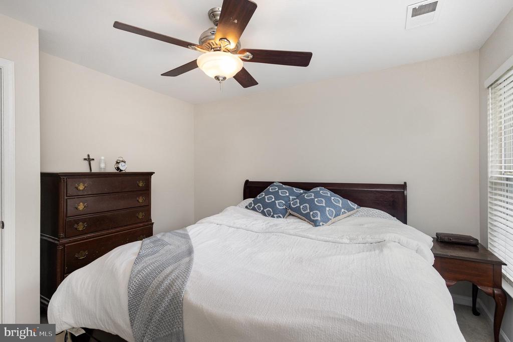 35869 DEVON PARK SQUARE