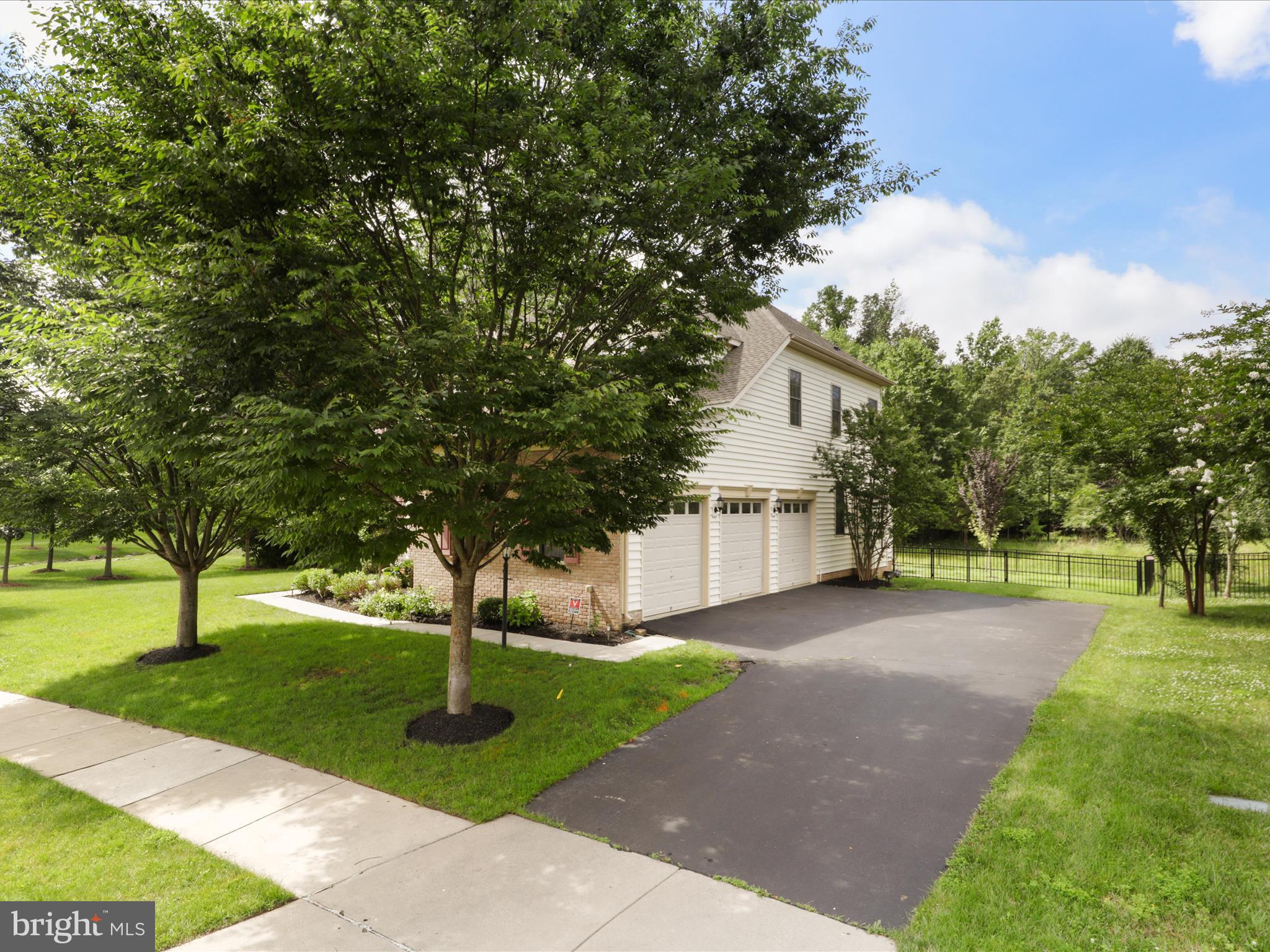 42177 BUNKER WOODS PLACE