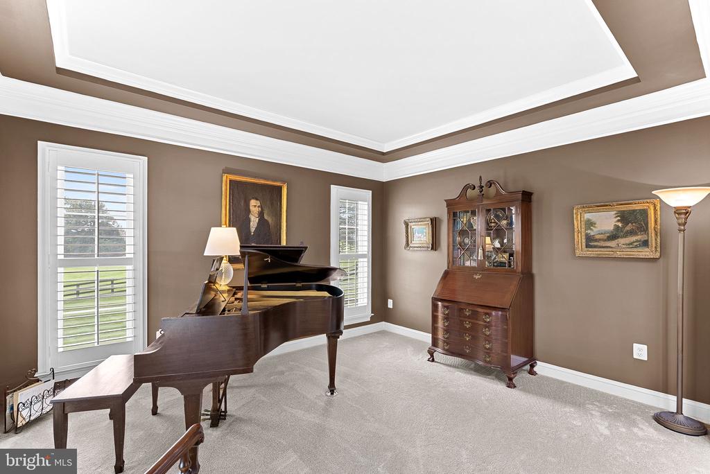 16534 GOLDENCREST CIRCLE