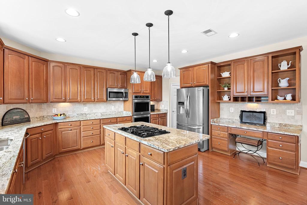16534 GOLDENCREST CIRCLE
