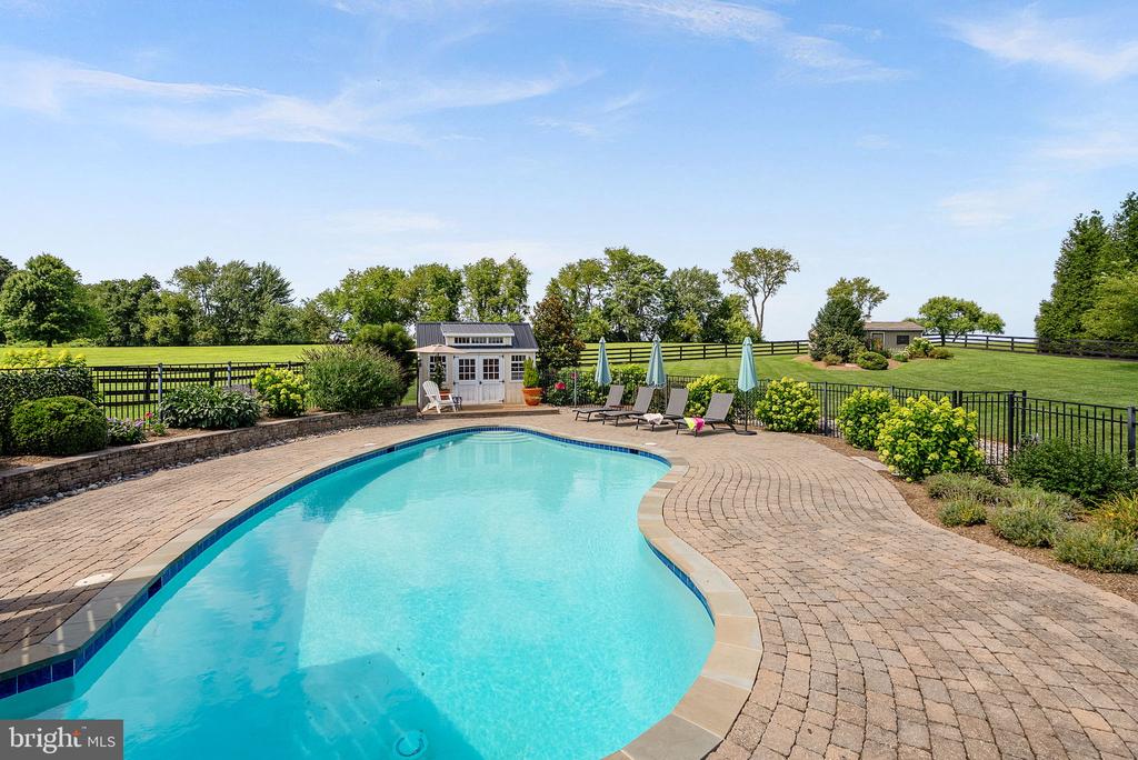 16534 GOLDENCREST CIRCLE
