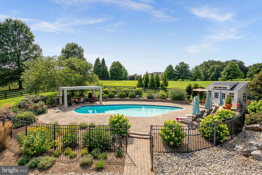 16534 GOLDENCREST CIRCLE