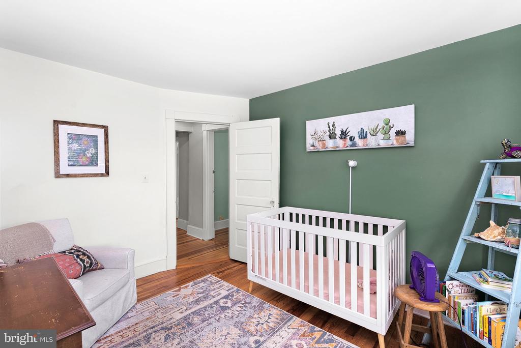 9 N LOCUST STREET