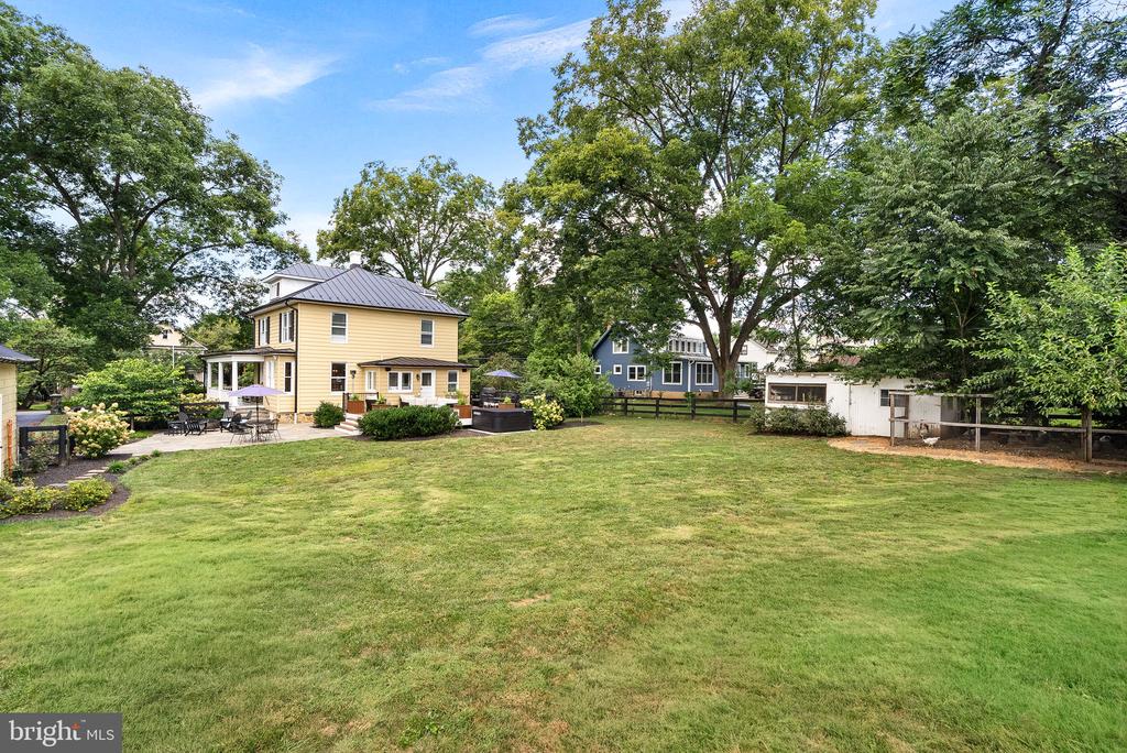 9 N LOCUST STREET