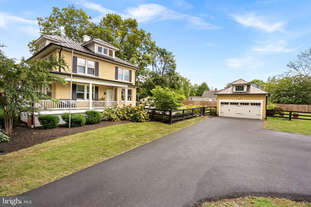 9 N LOCUST STREET