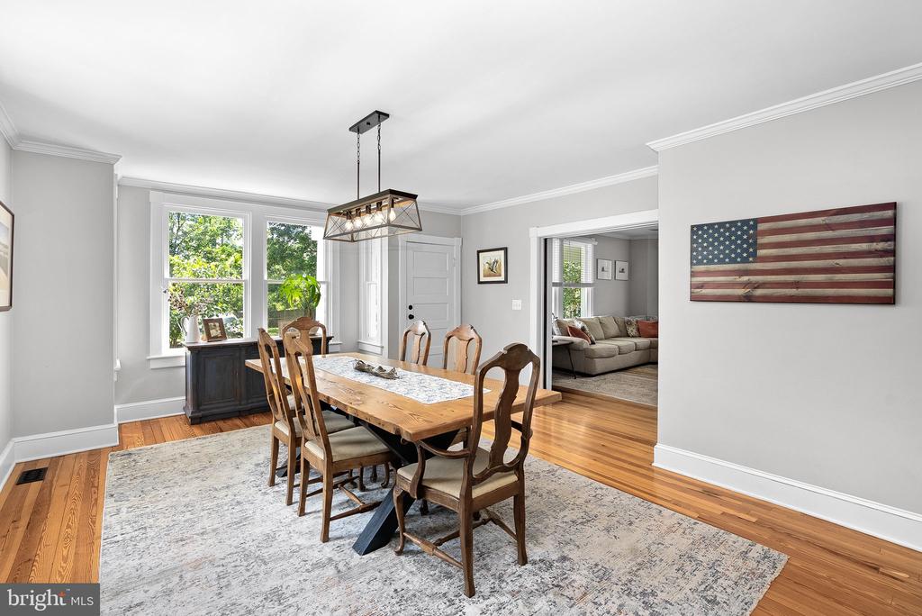 9 N LOCUST STREET