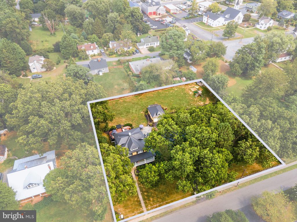 9 N LOCUST STREET