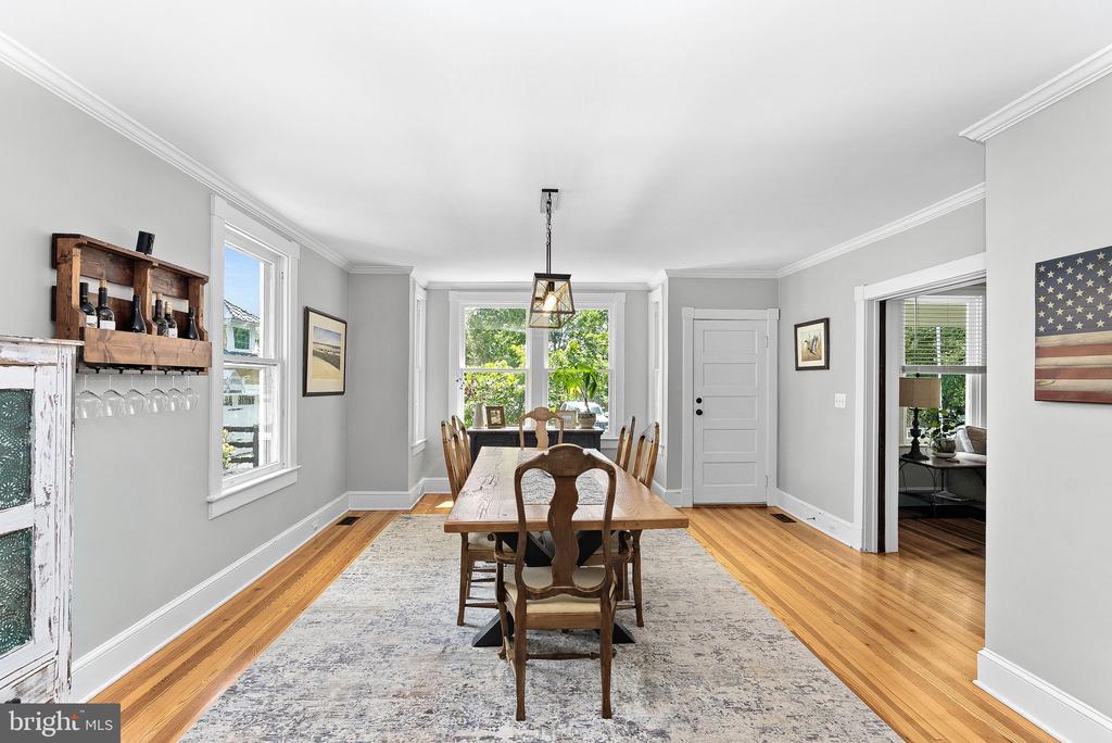 9 N LOCUST STREET