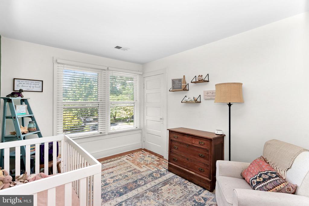 9 N LOCUST STREET