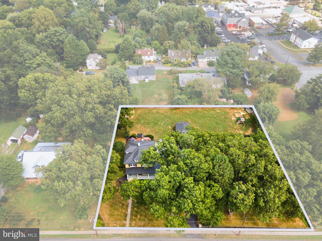 9 N LOCUST STREET