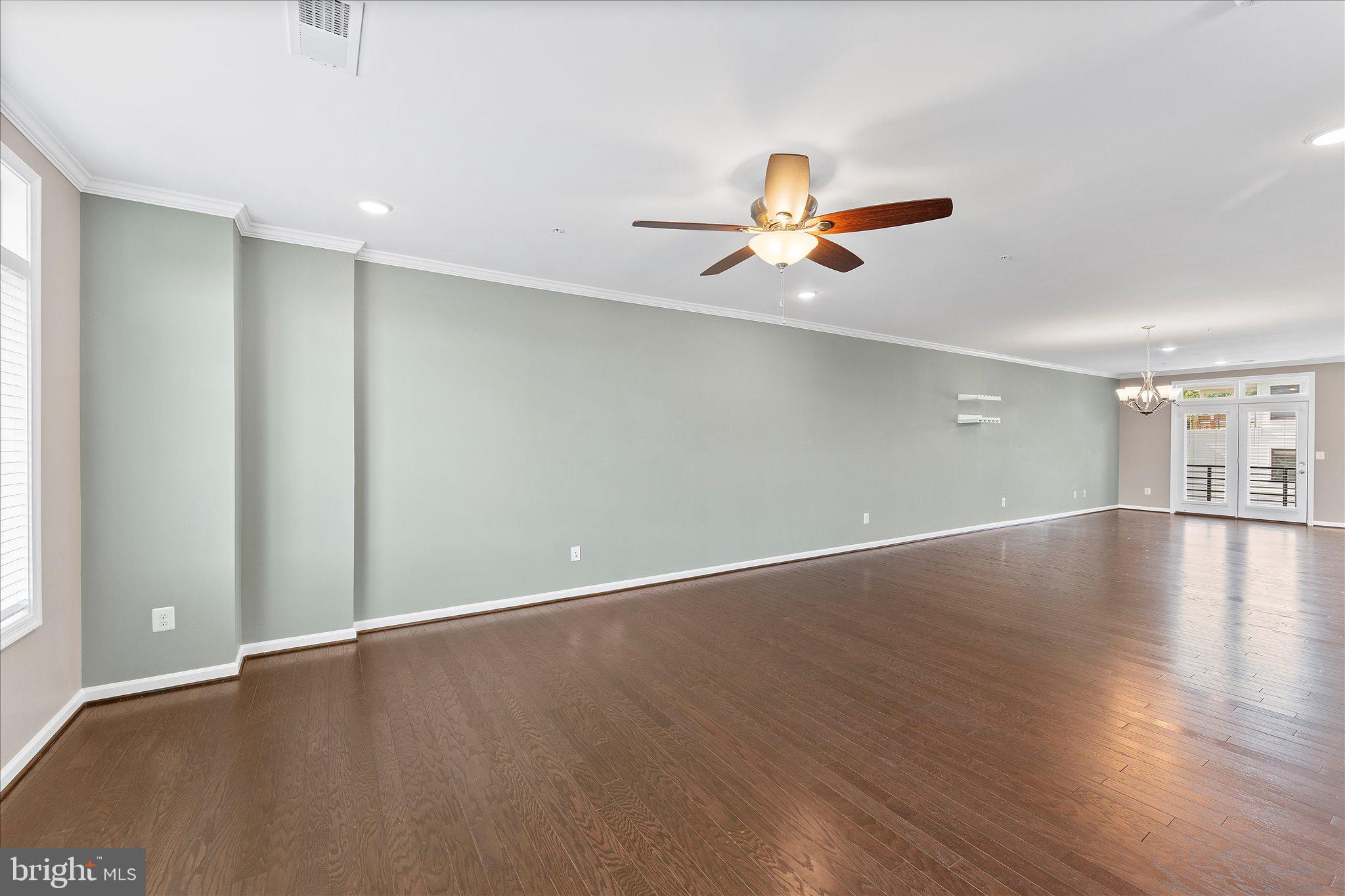 1000 RIBBON LIMESTONE TERRACE SE