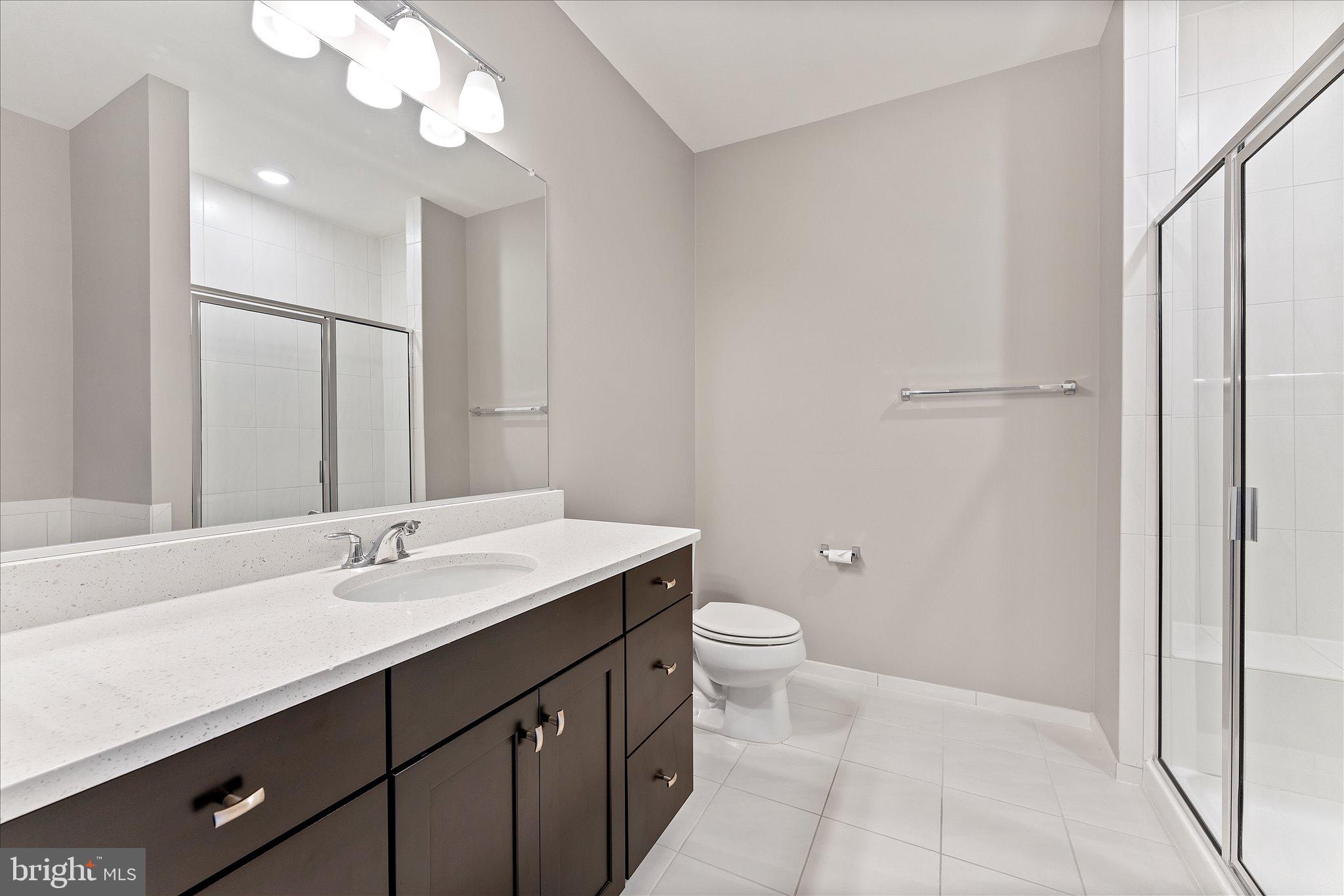 1000 RIBBON LIMESTONE TERRACE SE