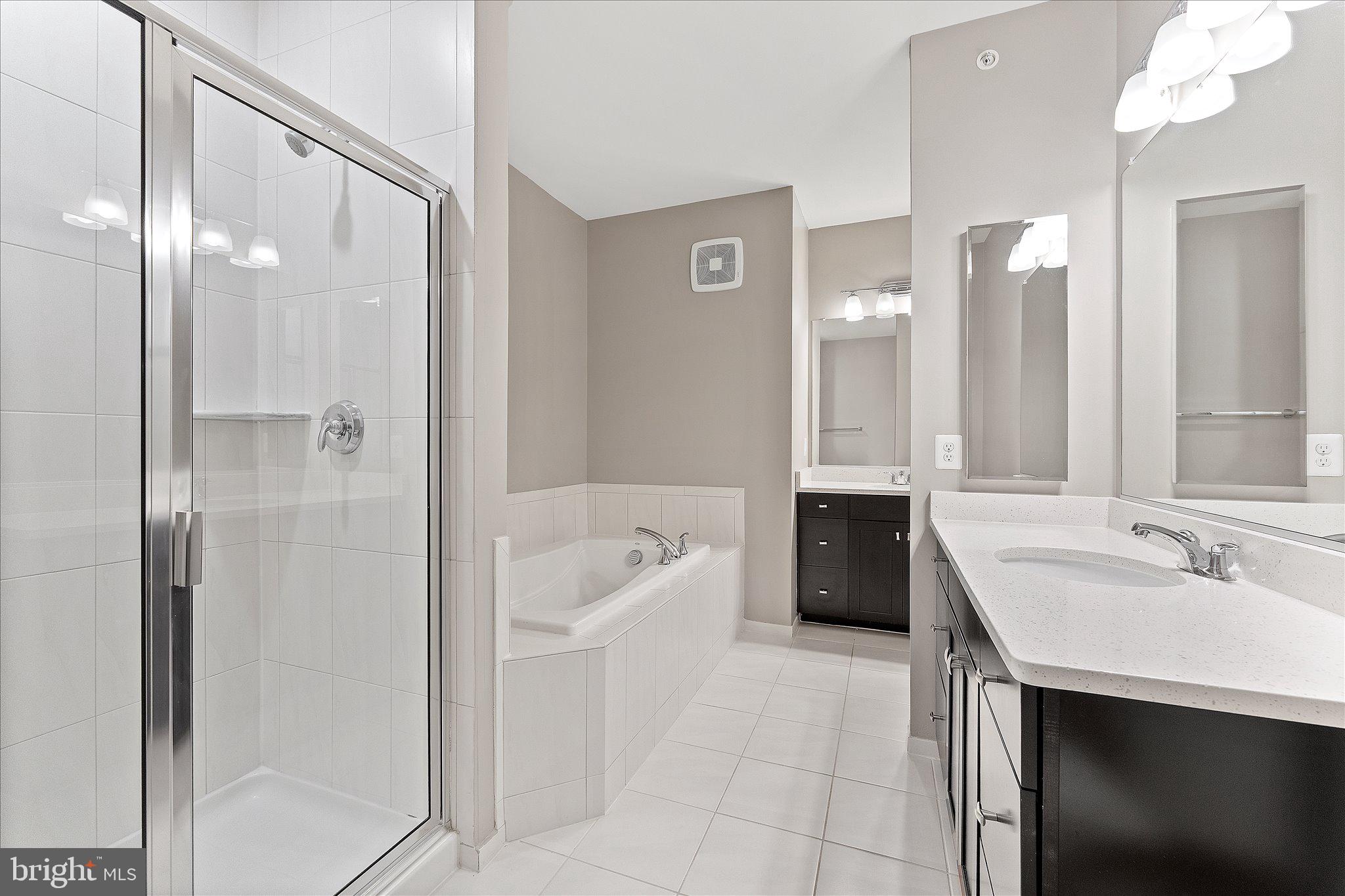 1000 RIBBON LIMESTONE TERRACE SE