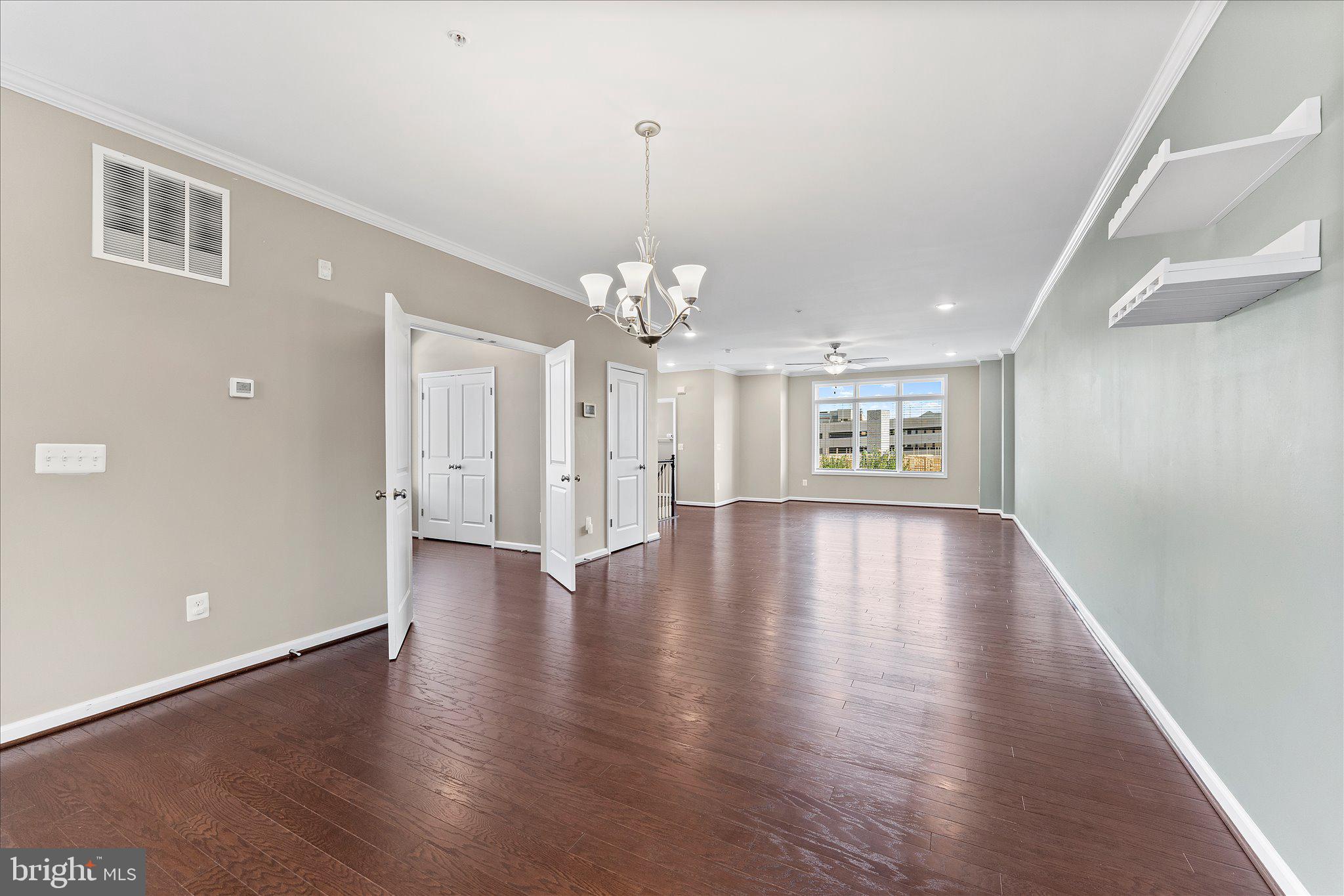 1000 RIBBON LIMESTONE TERRACE SE