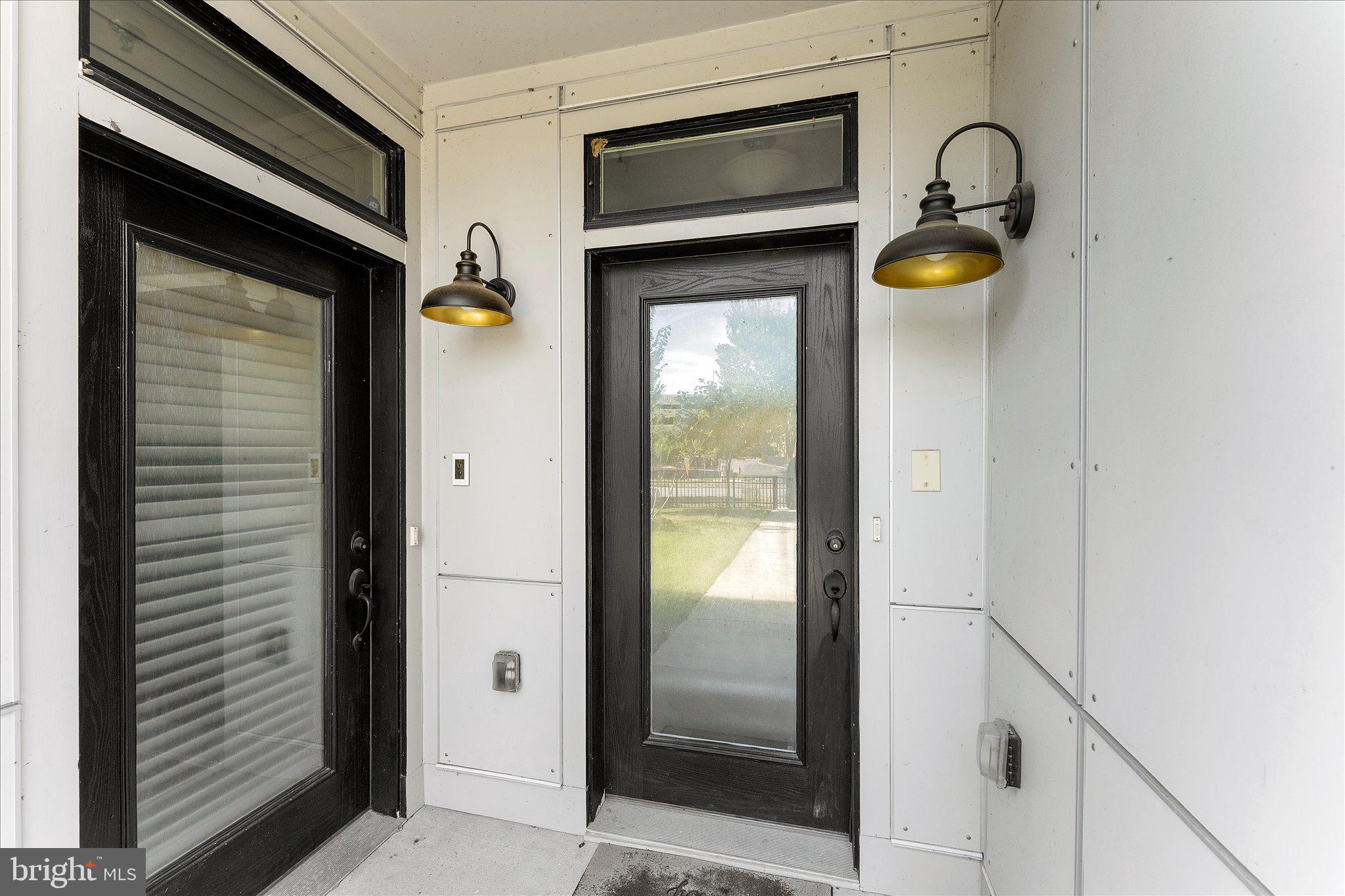 1000 RIBBON LIMESTONE TERRACE SE