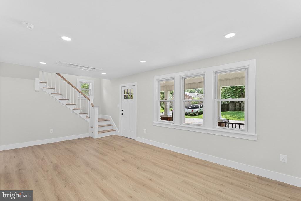 321 W J STREET