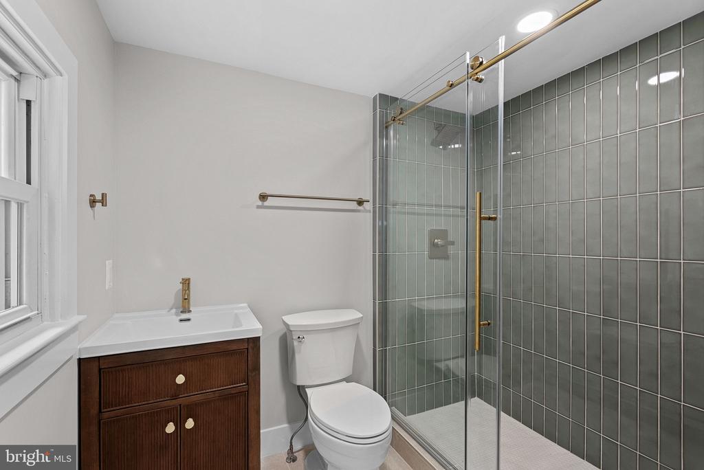 321 W J STREET