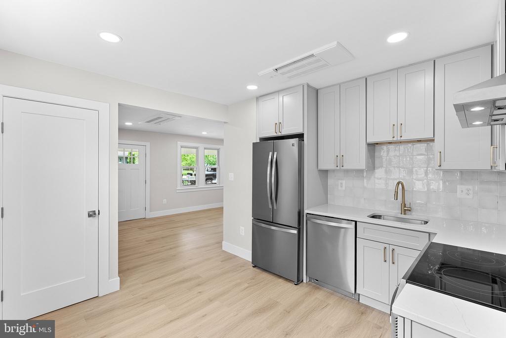 321 W J STREET