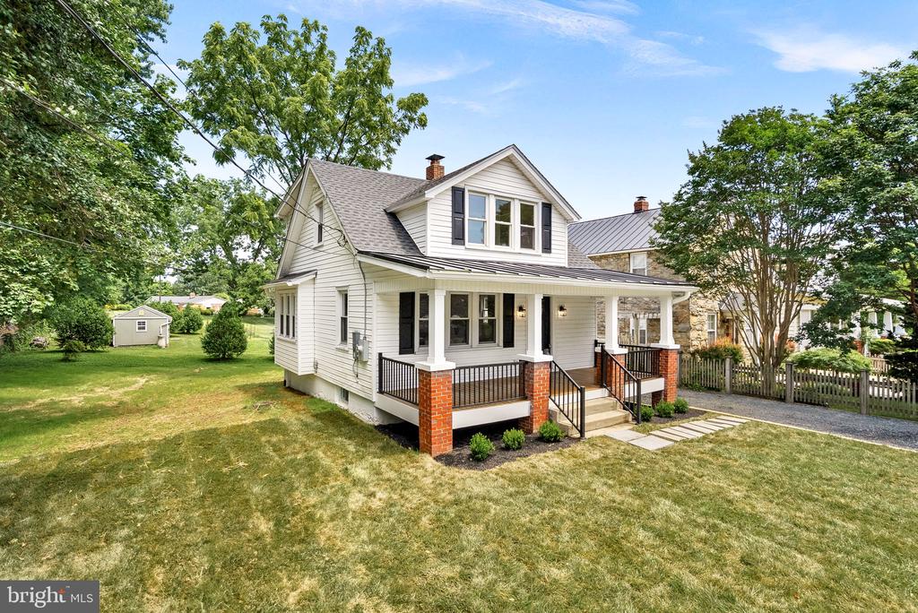 321 W J STREET