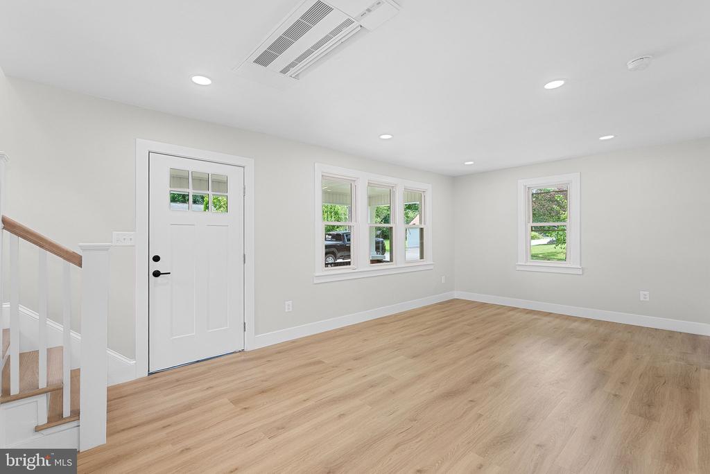 321 W J STREET