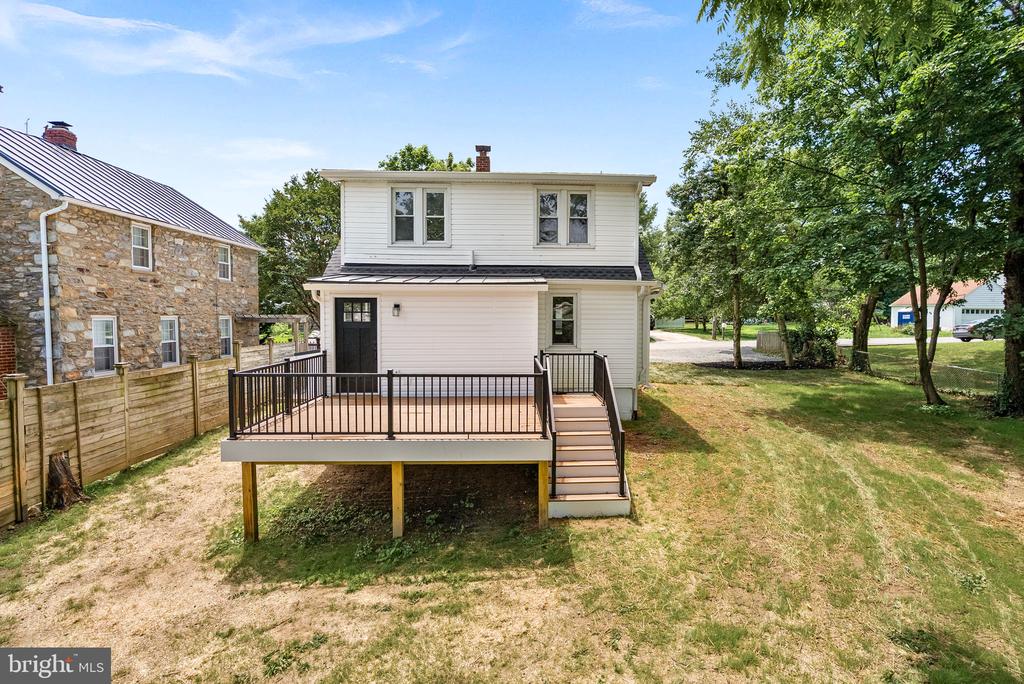 321 W J STREET