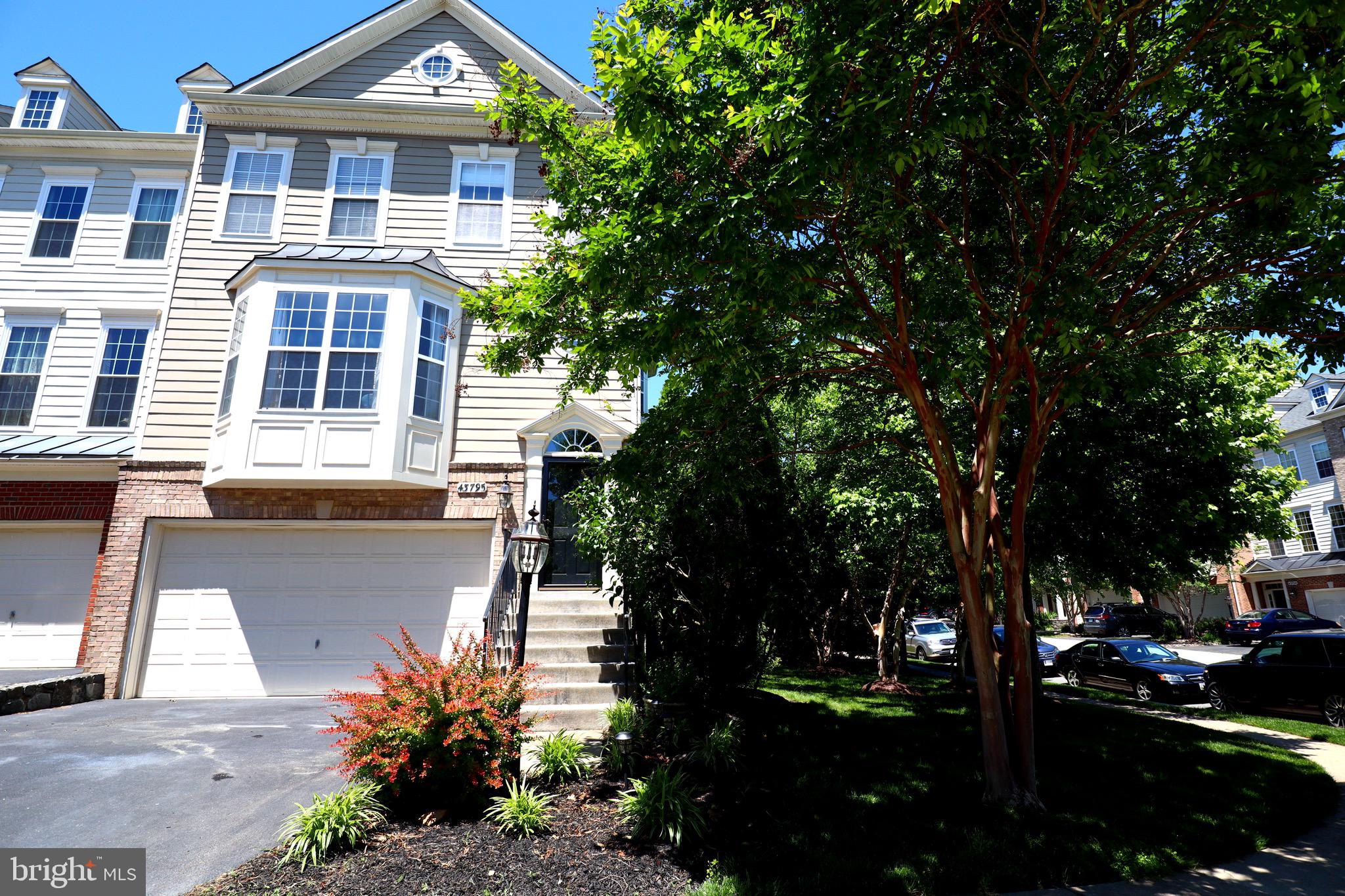 43795 LEES MILL SQUARE