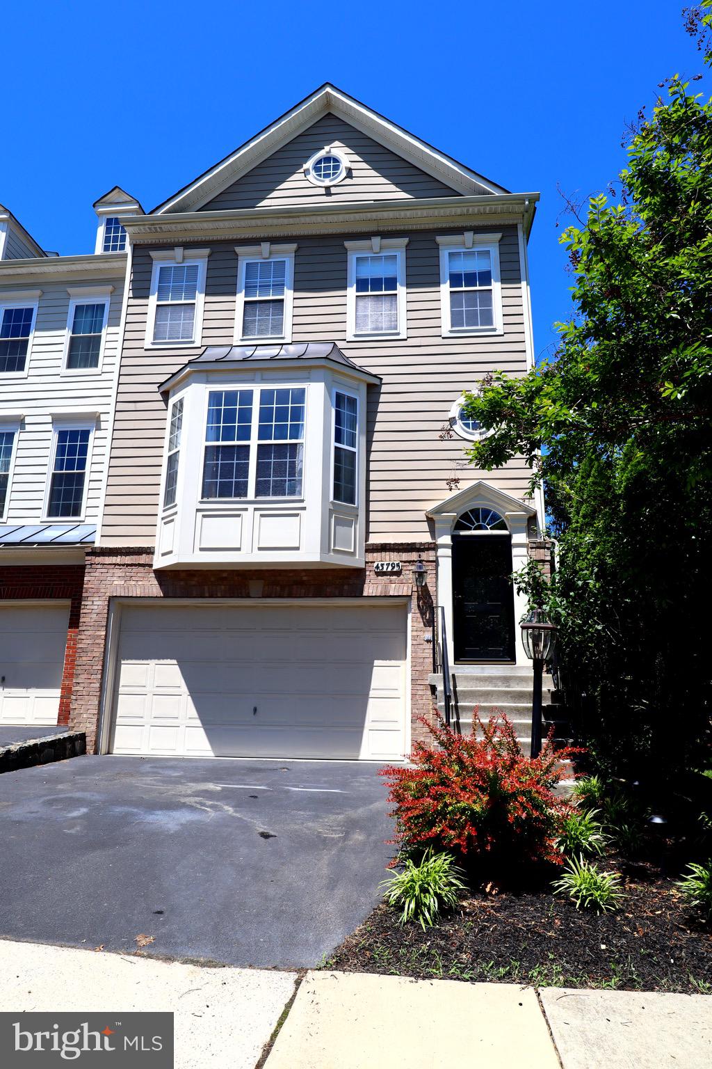 43795 LEES MILL SQUARE