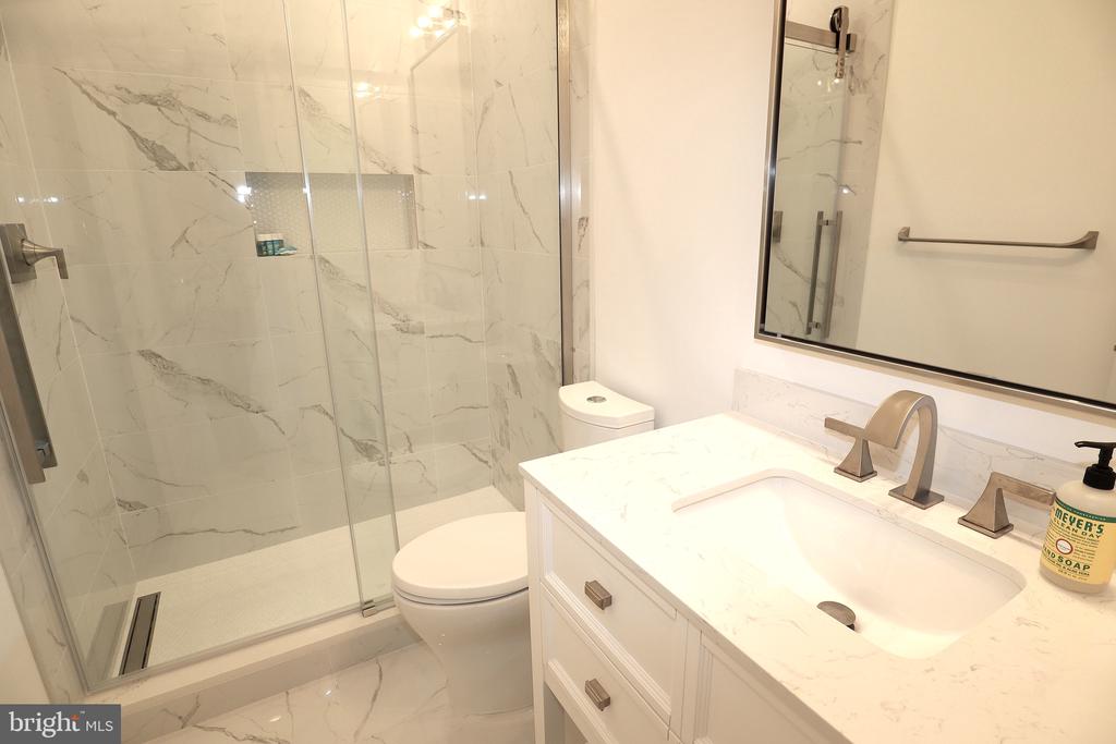 43795 LEES MILL SQUARE