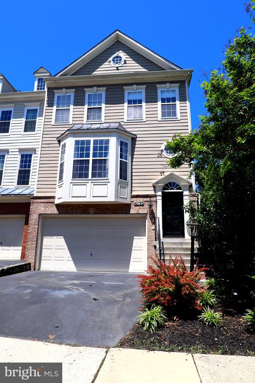 43795 LEES MILL SQUARE