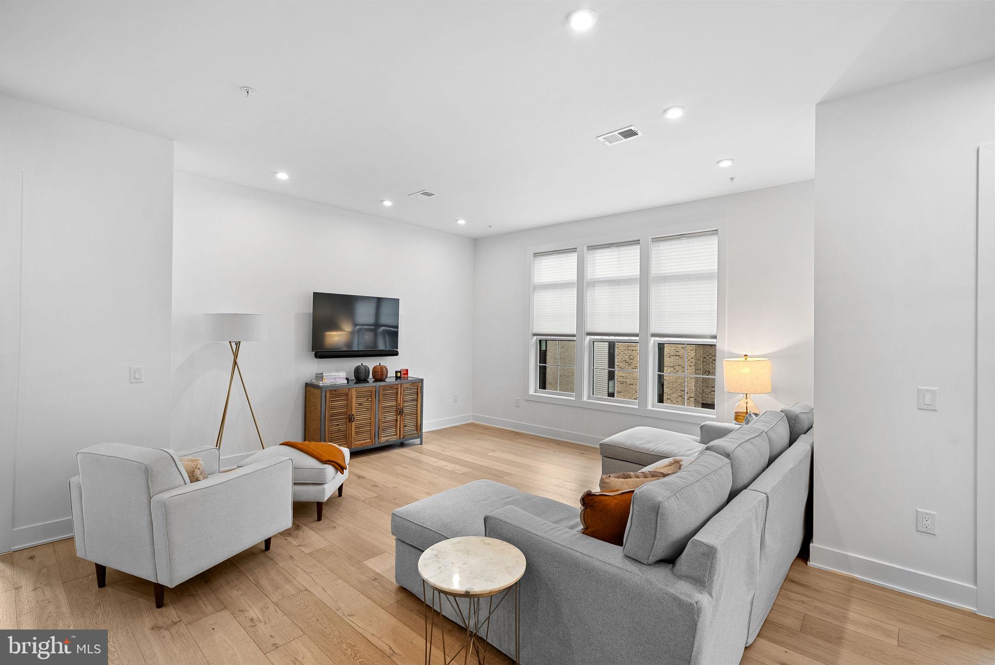 22171 SPRINGSIDE TERRACE 400