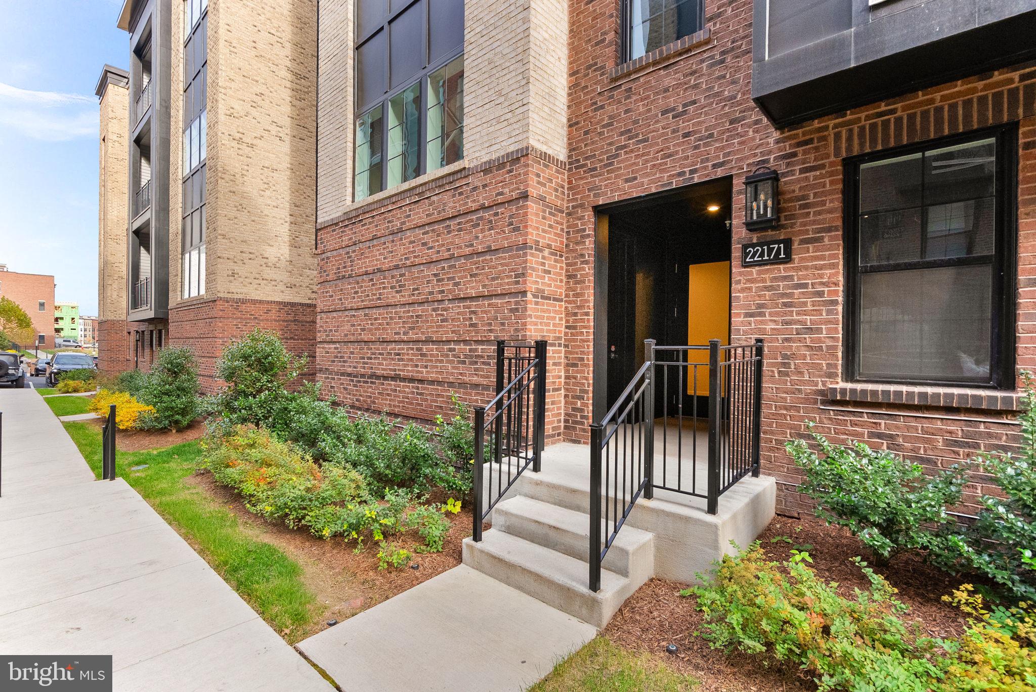 22171 SPRINGSIDE TERRACE 400