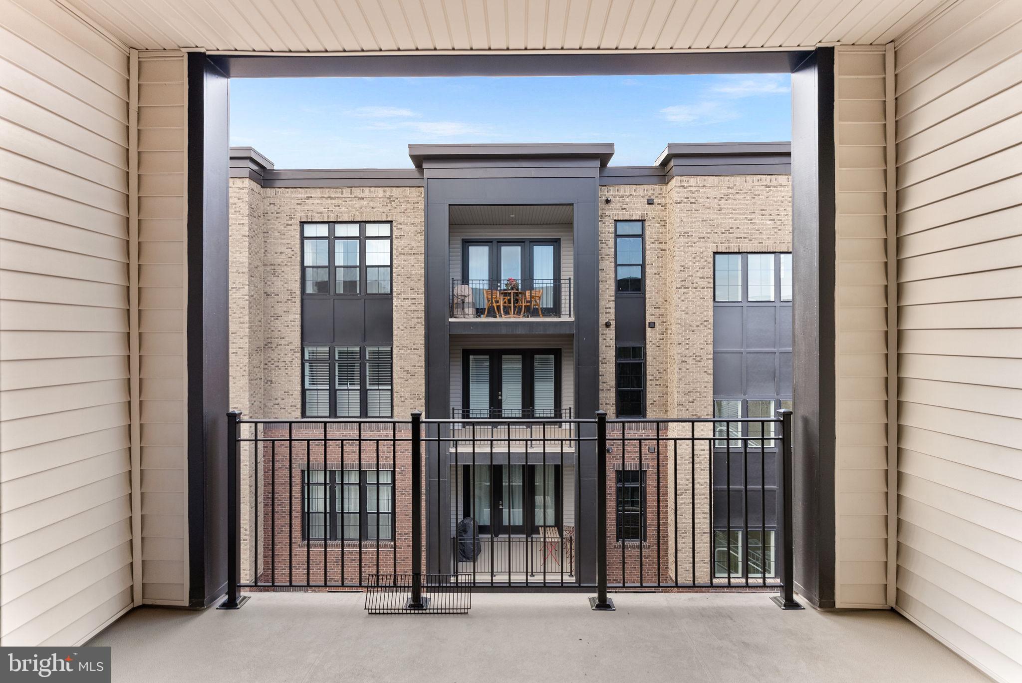 22171 SPRINGSIDE TERRACE 400